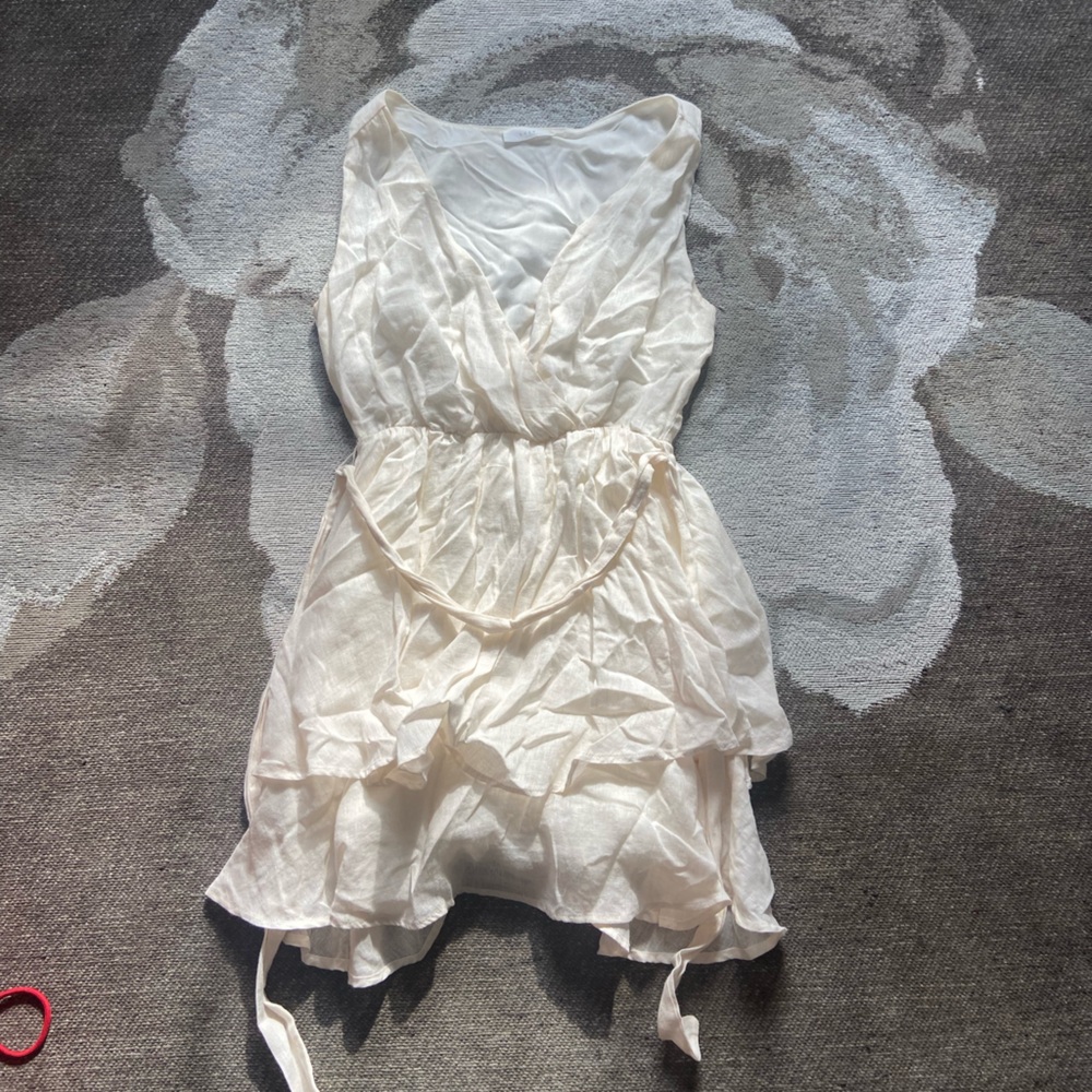 Chic White Sleeveless Dress